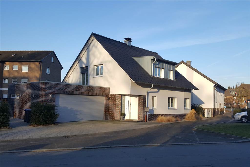 Leben wie in der Thermoskanne: Familie schwärmt vom Passivhaus Das Haus mit einer Wohnfläche von 174 Quadratmetern steht mitten im Ortskern von Haltern-Lippramsdorf.