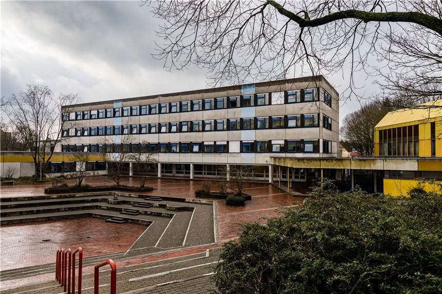 Bezirksvertreter in Hombruch ziehen um und treffen sich trotz Corona Das Helene-Lange-Gymnasium: Im Pädagogischen Zentrum der Schule kommen die Bezirksvertreter Ende April zusammen.