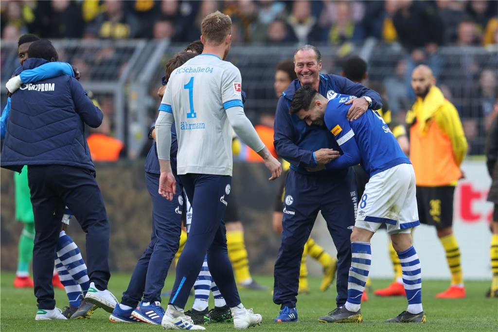 Huub Stevens: „Mal was Verrücktes machen - auch das ist doch Schalke!“ Das Highlight seiner dritten Amtszeit: Der Derbysieg in Dortmund.