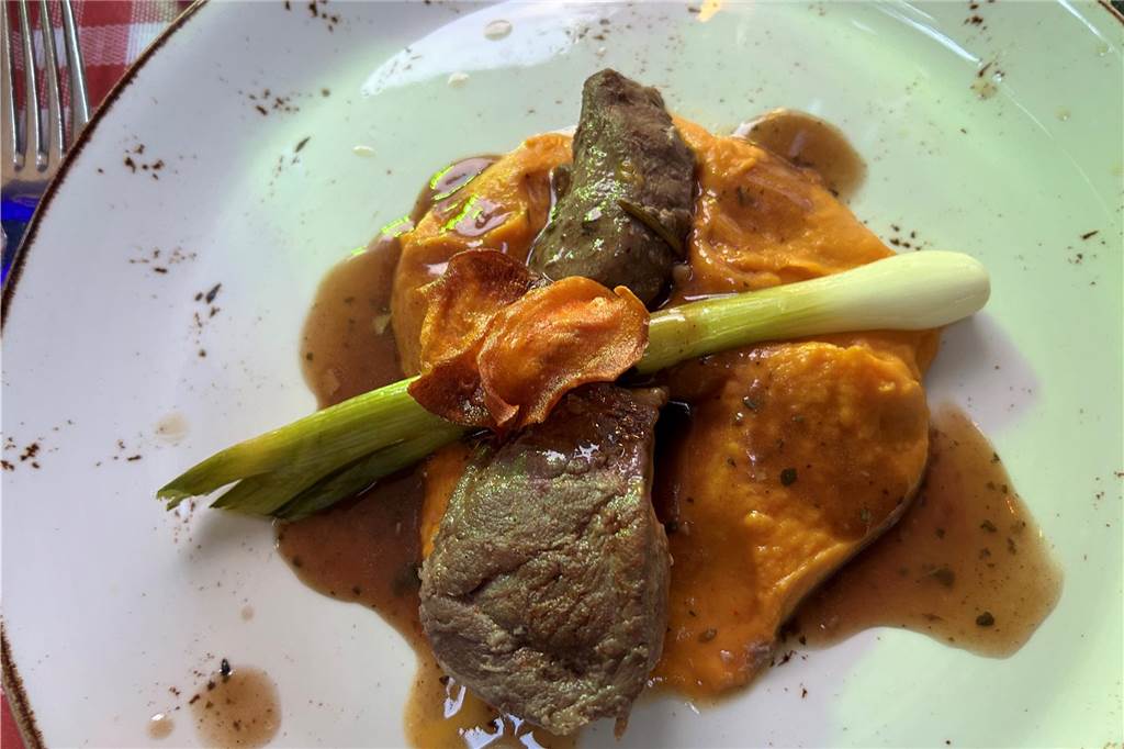 Sechs-Gänge-Menü mit Riesen-Weinflaschen und Überraschung in der Trattoria 4. Gang bei der Big Botte Party in der Trattoria Puglia in Castrop-Rauxel