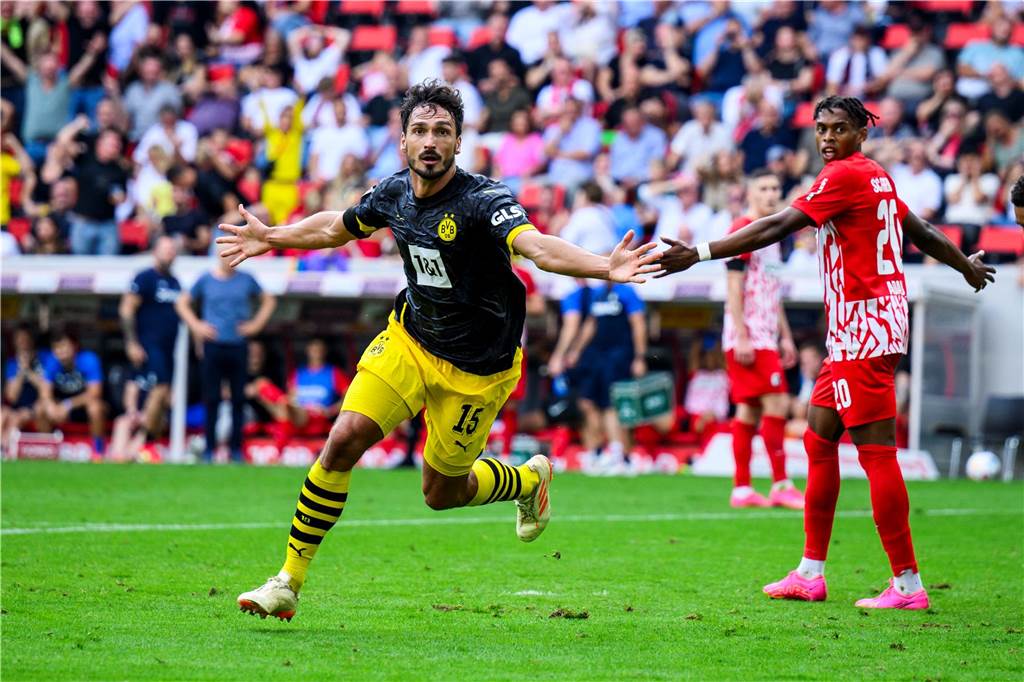 Mats Hummels jubelt.
