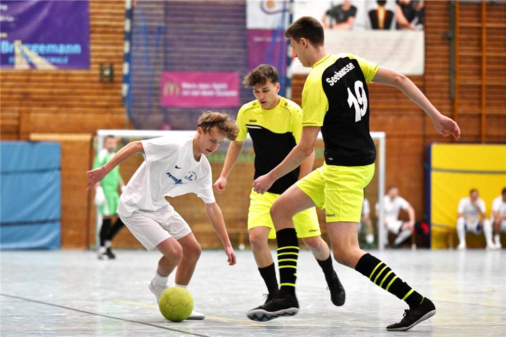 Das Hobbyturnier der IGF Haltern hat das Jahr 2025 fußballerisch eröffnet. Mit dabei waren viele bekannte Gesichter aus der Stadt. Im Finale setzte sich Alemania Haltern 47 gegen Brilon Wald knapp mit 1:0 durch.