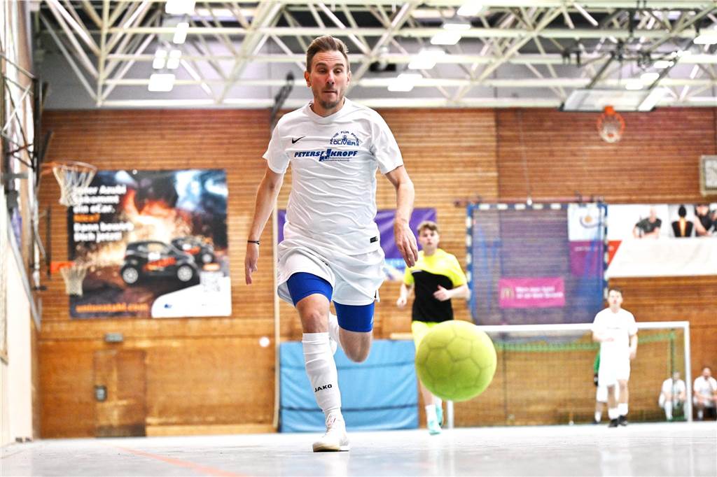 Das Hobbyturnier der IGF Haltern hat das Jahr 2025 fußballerisch eröffnet. Mit dabei waren viele bekannte Gesichter aus der Stadt. Im Finale setzte sich Alemania Haltern 47 gegen Brilon Wald knapp mit 1:0 durch.