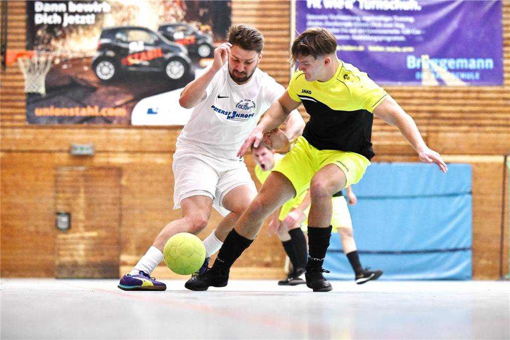 Das Hobbyturnier der IGF Haltern hat das Jahr 2025 fußballerisch eröffnet. Mit dabei waren viele bekannte Gesichter aus der Stadt. Im Finale setzte sich Alemania Haltern 47 gegen Brilon Wald knapp mit 1:0 durch.