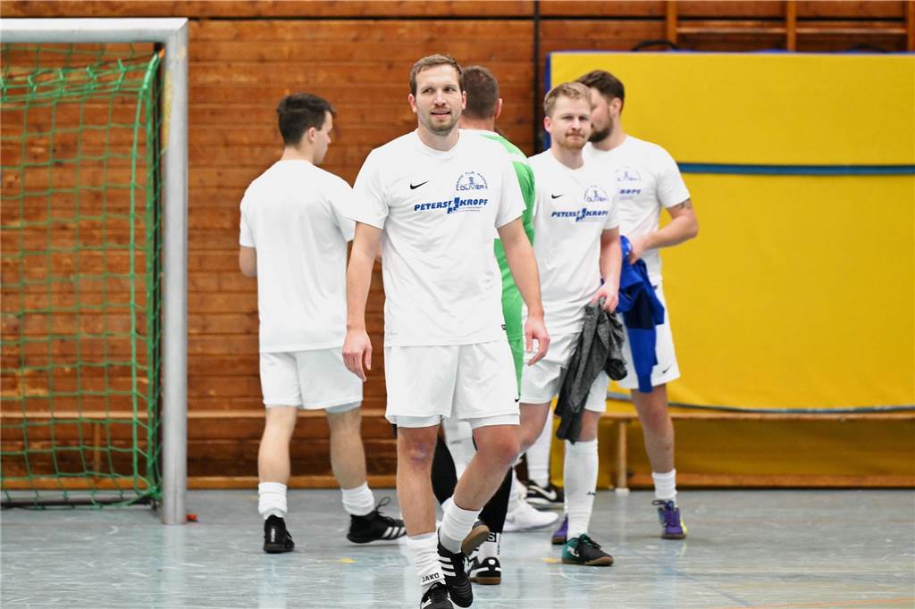 Das Hobbyturnier der IGF Haltern hat das Jahr 2025 fußballerisch eröffnet. Mit dabei waren viele bekannte Gesichter aus der Stadt. Im Finale setzte sich Alemania Haltern 47 gegen Brilon Wald knapp mit 1:0 durch.