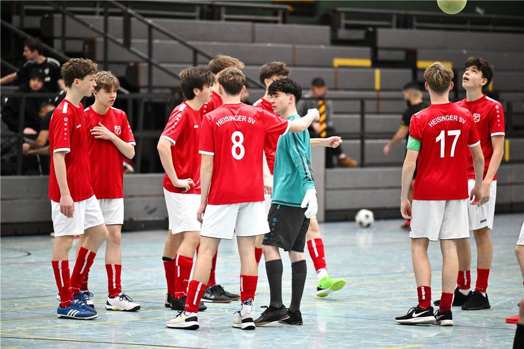Das Hobbyturnier der IGF Haltern hat das Jahr 2025 fußballerisch eröffnet. Mit dabei waren viele bekannte Gesichter aus der Stadt. Im Finale setzte sich Alemania Haltern 47 gegen Brilon Wald knapp mit 1:0 durch.