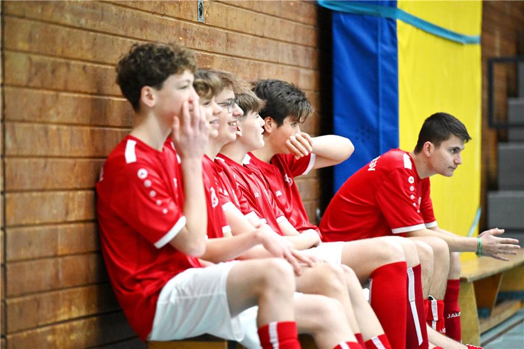 Das Hobbyturnier der IGF Haltern hat das Jahr 2025 fußballerisch eröffnet. Mit dabei waren viele bekannte Gesichter aus der Stadt. Im Finale setzte sich Alemania Haltern 47 gegen Brilon Wald knapp mit 1:0 durch.