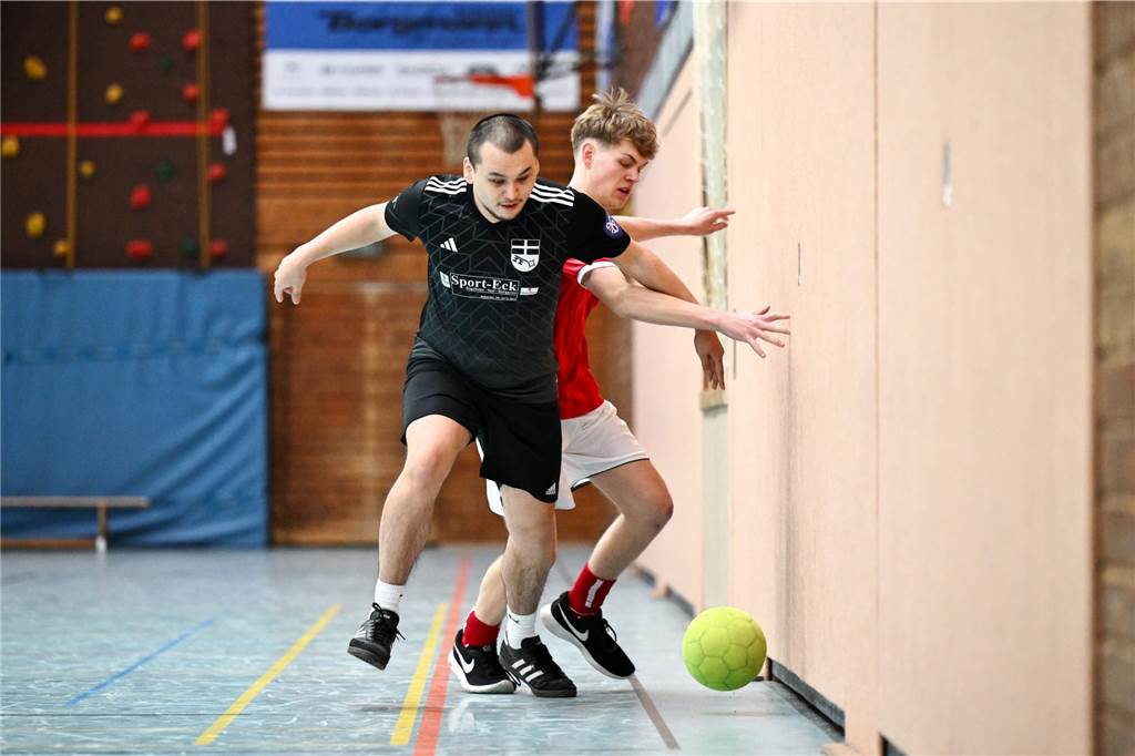 Das Hobbyturnier der IGF Haltern hat das Jahr 2025 fußballerisch eröffnet. Mit dabei waren viele bekannte Gesichter aus der Stadt. Im Finale setzte sich Alemania Haltern 47 gegen Brilon Wald knapp mit 1:0 durch.