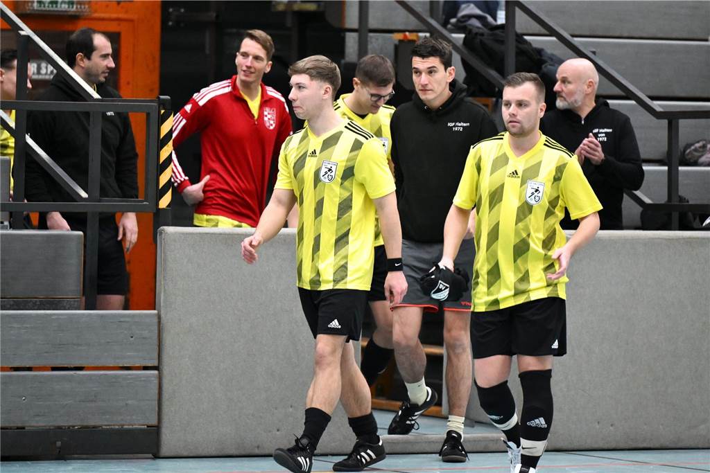Das Hobbyturnier der IGF Haltern hat das Jahr 2025 fußballerisch eröffnet. Mit dabei waren viele bekannte Gesichter aus der Stadt. Im Finale setzte sich Alemania Haltern 47 gegen Brilon Wald knapp mit 1:0 durch.