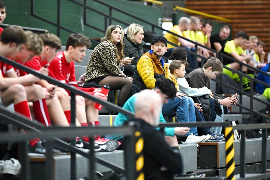 Das Hobbyturnier der IGF Haltern hat das Jahr 2025 fußballerisch eröffnet. Mit dabei waren viele bekannte Gesichter aus der Stadt. Im Finale setzte sich Alemania Haltern 47 gegen Brilon Wald knapp mit 1:0 durch.