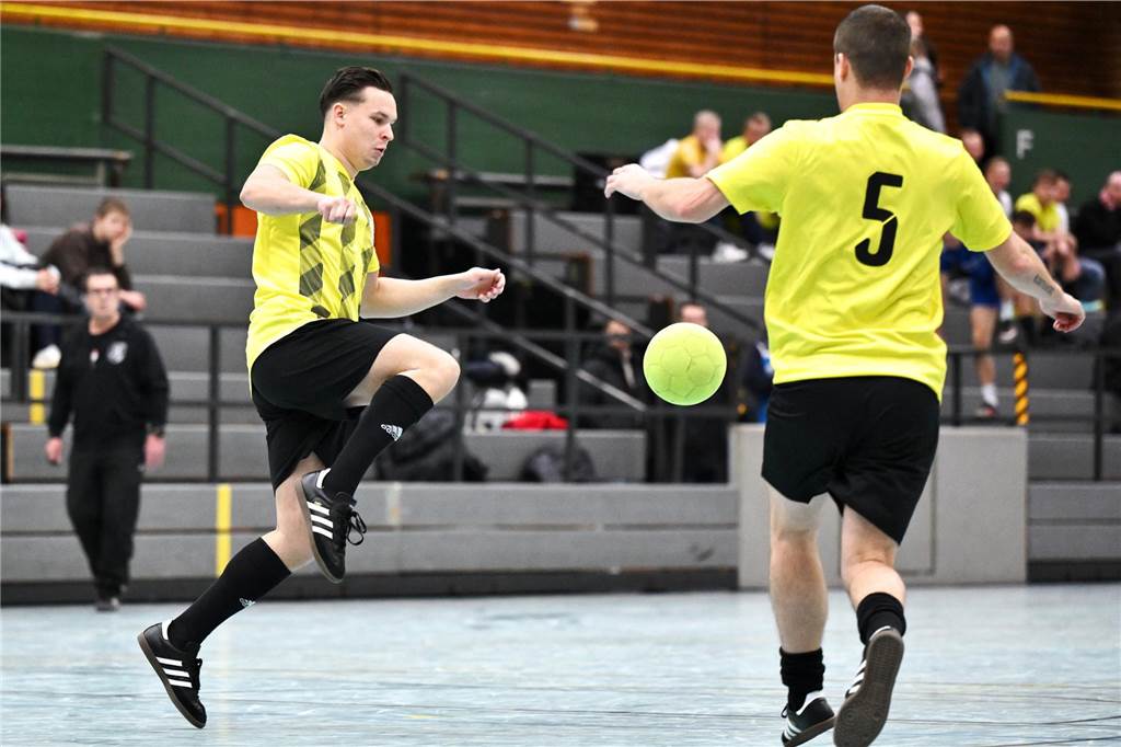 Das Hobbyturnier der IGF Haltern hat das Jahr 2025 fußballerisch eröffnet. Mit dabei waren viele bekannte Gesichter aus der Stadt. Im Finale setzte sich Alemania Haltern 47 gegen Brilon Wald knapp mit 1:0 durch.
