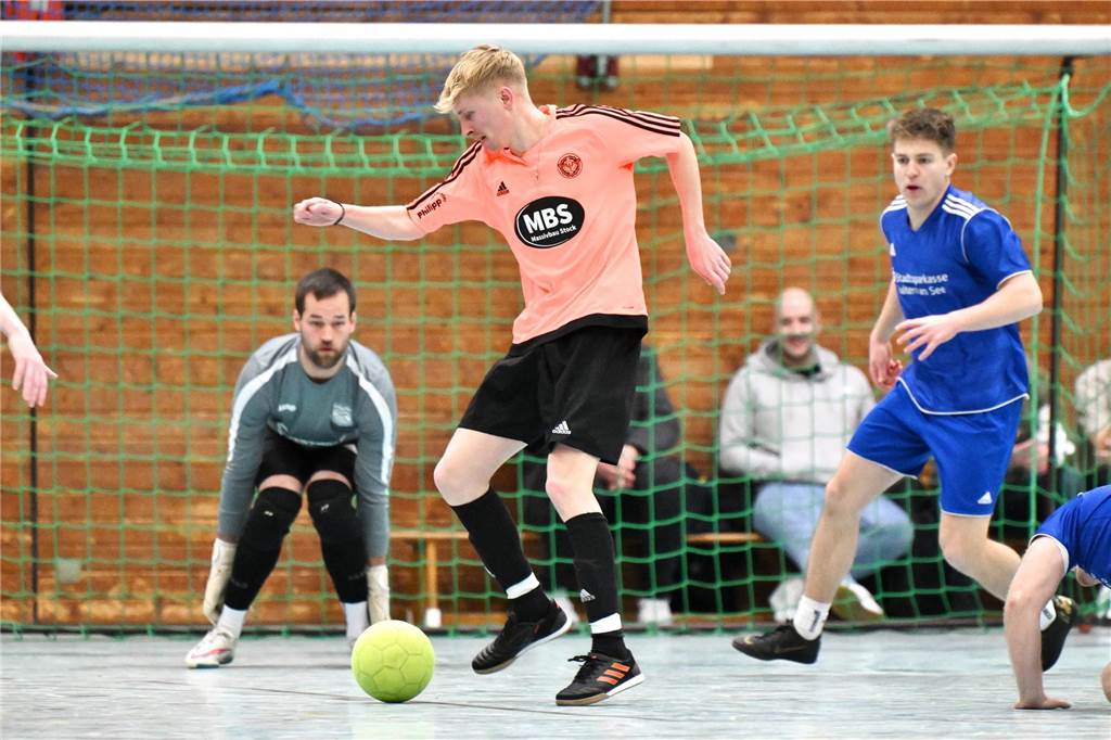 Das Hobbyturnier der IGF Haltern hat das Jahr 2025 fußballerisch eröffnet. Mit dabei waren viele bekannte Gesichter aus der Stadt. Im Finale setzte sich Alemania Haltern 47 gegen Brilon Wald knapp mit 1:0 durch.