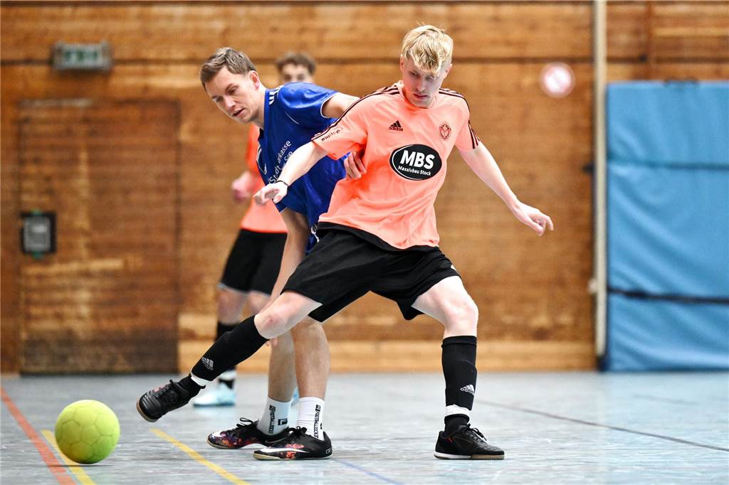Das Hobbyturnier der IGF Haltern hat das Jahr 2025 fußballerisch eröffnet. Mit dabei waren viele bekannte Gesichter aus der Stadt. Im Finale setzte sich Alemania Haltern 47 gegen Brilon Wald knapp mit 1:0 durch.