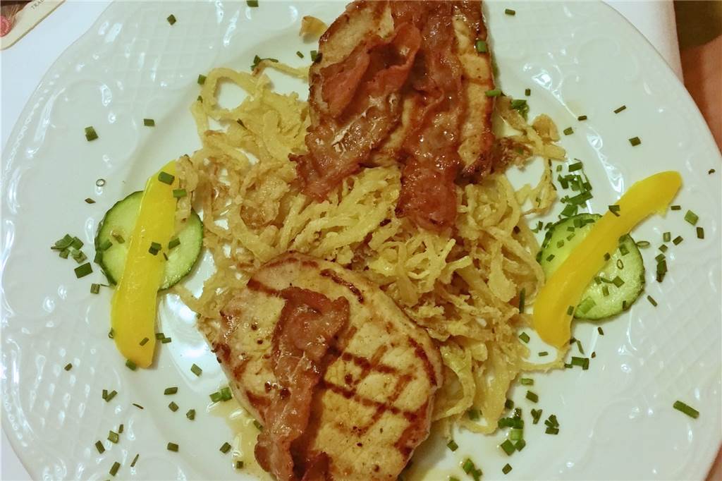 Traditionshaus „Rols up’n Hook“ ist seit über 100 Jahren immer eine Ecke besser Das Holzfällersteak