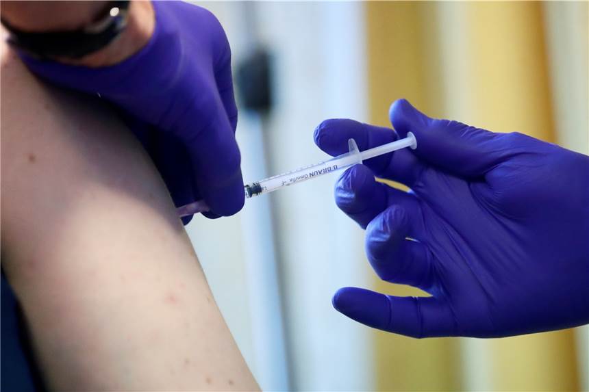 Impfstart in NRW-Praxen verzögert sich - zu wenig Astrazeneca-Impfstoff vorhanden Das Impfen in Arztpraxen verzögert sich in Nordrhein-Westfalen.