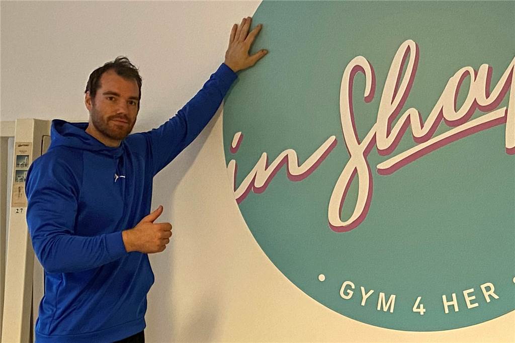 Nur mit 3G in Kneipe, Fitnessstudio und zum Friseur: Umsatzeinbußen drohen Im „In Shape gym4her“ in Castrop-Rauxel herrschen Türkis- und Rosatöne vor. Das Logo haben Kevin Bode (Foto) und Nadim Karsifi von ihrem Vorgänger übernommen.