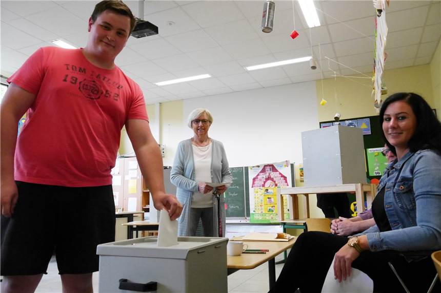 Die Ergebnisse der Europawahl in Haltern am See: CDU vorne, dann Grüne vor SPD Das Interesse an der Europawahl war am Nachmittag in Hullern groß.