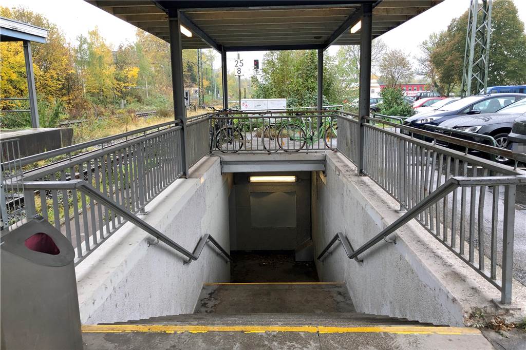 S-Bahnhof Barop: Wird er barrierefrei oder nicht? Das ist der einzige Weg zum Gleis in Barop.