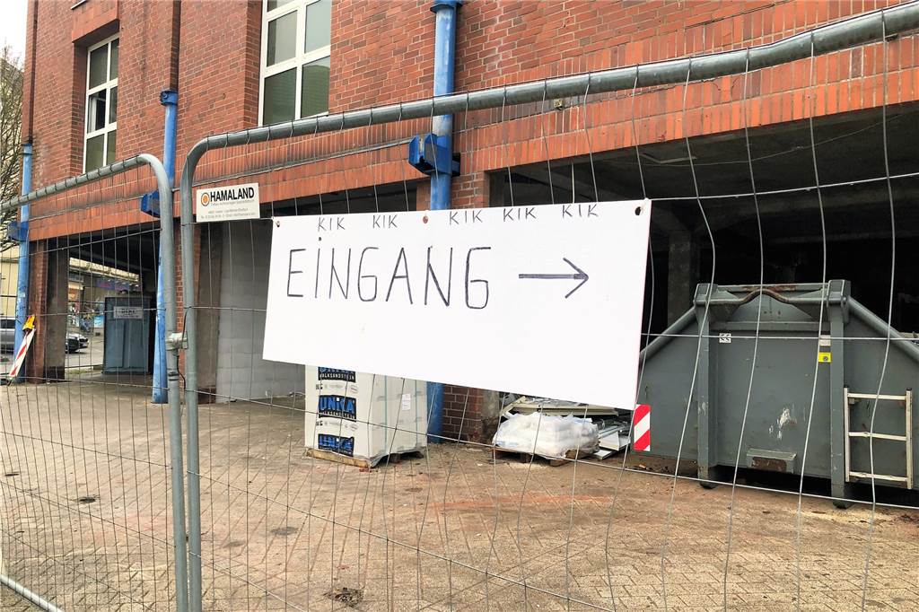 Kik schließt Filiale in Dortmund – aber nur vorübergehend Das ist die einzige (und falsche) KiK-"Spur", die man momentan am ehemaligen Kaufhaus Konze findet.