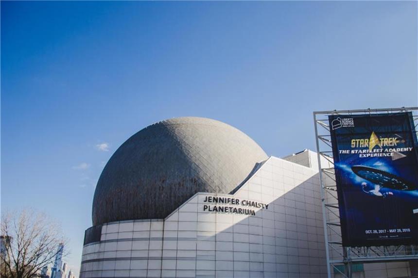 Größtes Planetarium der westlichen Welt öffnet bei New York Das Jennifer Chalsty Planetarium befindet sich in Jersey City, bei New York. Foto: Liberty Science Center/dpa