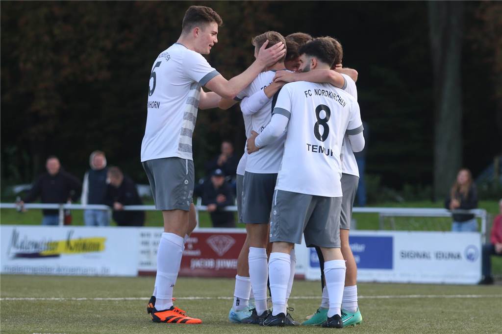 Unsere Noten für die Teams aus Selm, Olfen und Nordkirchen Spieler des FC Nordkirchen jubeln.