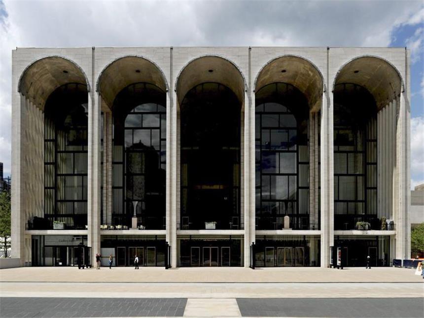 New Yorker Metropolitan Opernhaus wird 50 Das Jubiläum wird groß gefeiert. Foto: Justin Lane