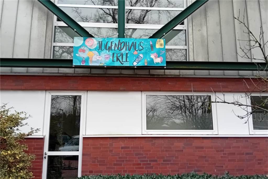 Zur Europawahl wird über das Erler Jugendhaus abgestimmt Das Jugendhaus in Erle ist in ein Ausweichquartier umgezogen. Auch darüber wird mit dem Bürgerentscheid zur Europawahl am 9. Juni 2024 abgestimmt.