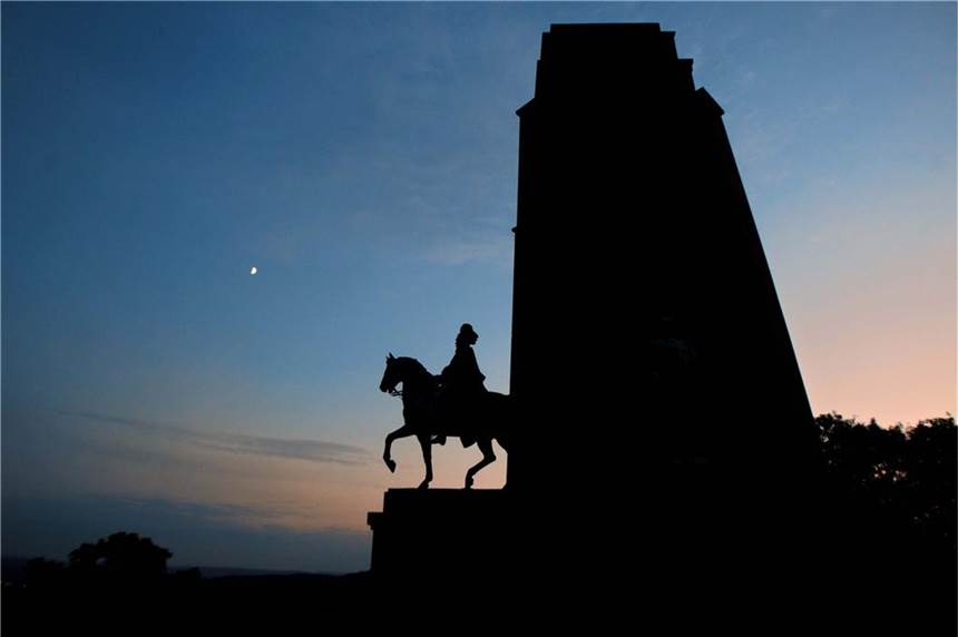 Mitten in der Nacht: Kleiner Waldbrand am Kaiser-Wilhelm-Denkmal Das Kaiser-Wilhelm-Denkmal in der Nähe der Hohensyburg.