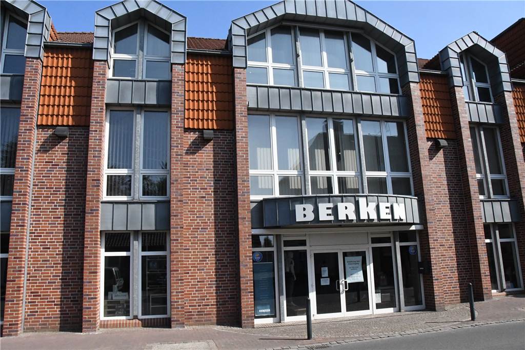 Das Kaufhaus Berken darf nicht öffnen, weil es die 800-Quadratmeter-Größe überschreitet. Eine Teilöffnung von Abteilungen ist nicht erlaubt.