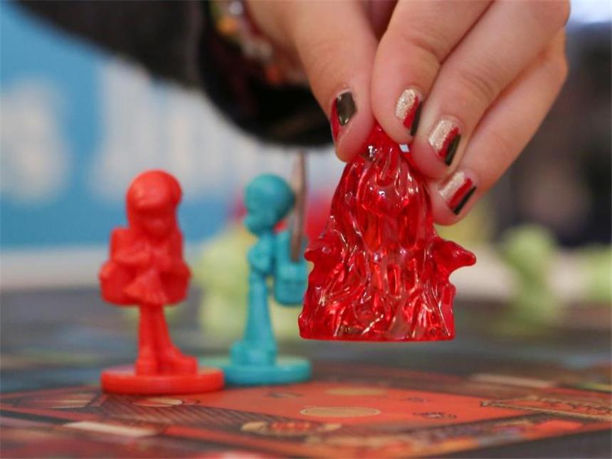 Grusel mit Geistern begeistert die Kleinen Das «Kinderspiel des Jahres 2014» heißt «Geister, Geister, Schatzsuchmeister!». Es hat sich unter anderem gegen «Flizz & Miez» und «Richard Ritterschlag» durchgesetzt. Foto: Bodo Marks