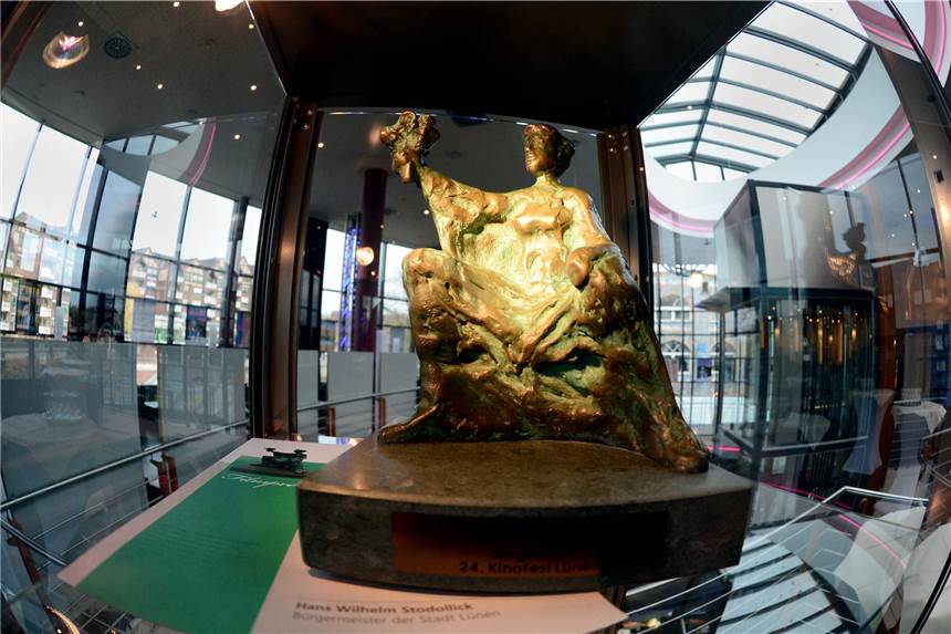 Kinofest Lünen: Neuer Veranstalter bekommt das bekannte Logo Das Kinofest-Logo, das auf der Lüdia, der Statue für den Filmpreisgewinner basiert, geht auf die neuen Veranstalter über, bleibt unverändert.