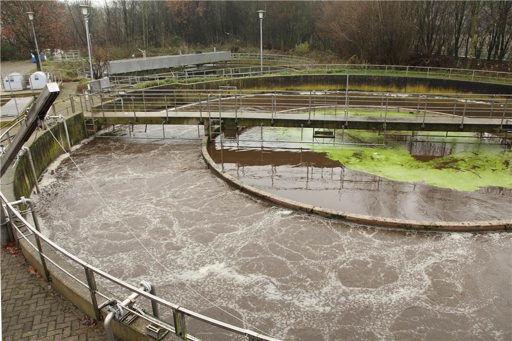 Zwölf Millionen Euro im Jahr 2021 investieren – oder Projekte verschieben? Das Klärwerk in Südlohn. Die Politiker sollen eine Entscheidung darüber treffen, ob die Abwasserbeseitigung im Rahmen eines öffentlich-rechtlichen Modells auf einen Verband übertragen werden könnte. Mitsamt der Investitionen und Schulden.