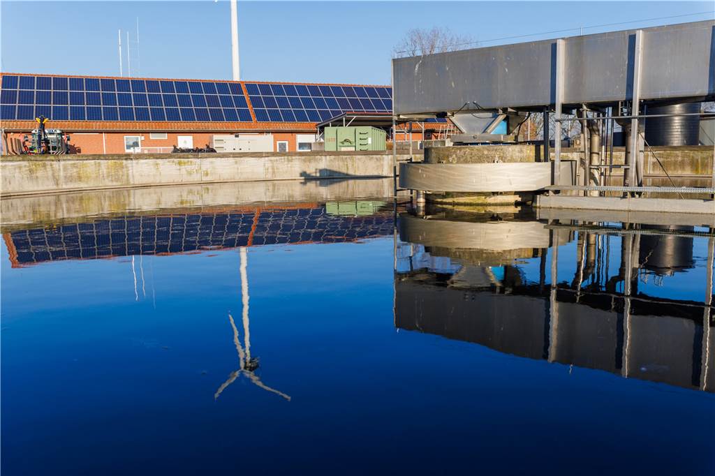 Schmutzwassergebühren steigen: Über 15 Prozent Zuschlag in 2023 Das Klärwerk in Wichum hat einen hohen Energiebedarf, es gehört sogar zur kritischen Infrastruktur.