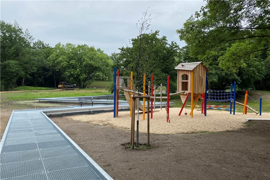 Wir machen Mitte: Jetzt wird‘s richtig gemütlich in der Stadt Das Klettergerüst „Finkennest“ lädt Kinder zum Toben und Entdecken ein.