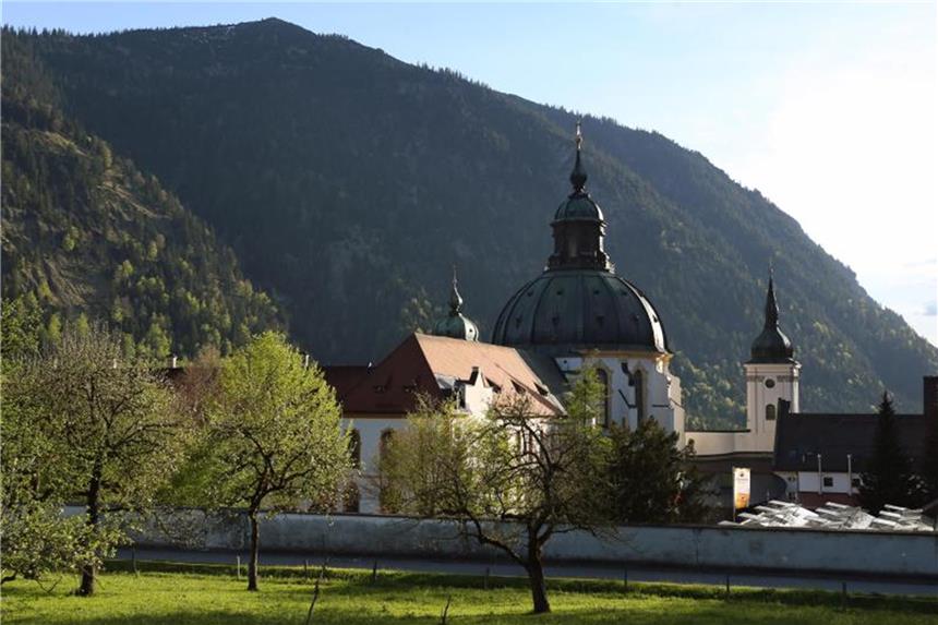 Runderneuertes Strauss-Festival in Garmisch-Partenkirchen Das Kloster Ettal wird dieses Jahr erstmals Kulisse für Open Air-Konzerte im Rahmen des Richard-Strauss-Festival sein. Foto: Karl-Josef Hildenbrand