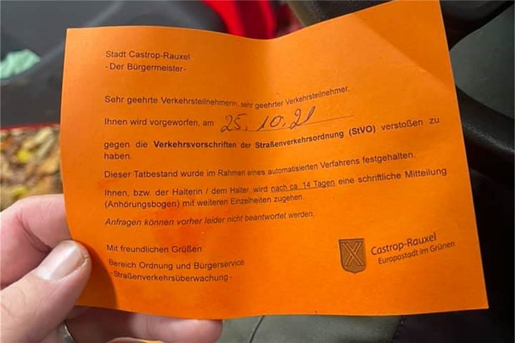 Gefühls-Wellenbad: Papa freut sich über Geburt – und bekommt ein Knöllchen Das Knöllchen der Familie Messinger fürs Falschparken am Rochus: Immerhin schaffte es der Papa so noch pünktlich.