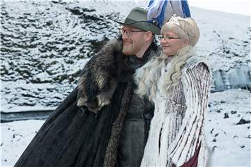 Das Königspaar der Schützengilde als Jon Schnee und Daenerys Targaryen. Hoffentlich verzeiht uns Sabine II., dass wir ihre blonden Haare für das Bild heller gefärbt haben.