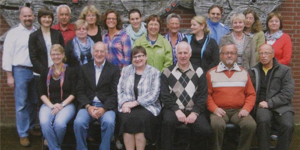 Ein Lehrer, der sich kümmerte: „Für Klaus Huesker war Schule mehr als Unterricht“ Das Kollegium zum Abschied von Klaus Huesker und Doris Bennemann im Jahr 2012.