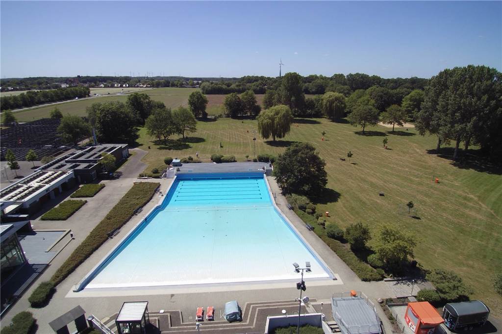 Serverprobleme verzögern Freibad-Start im Aquahaus Das Kombibad verfügt über eine Gesamtfläche von rund 40.000 Quadratmetern.