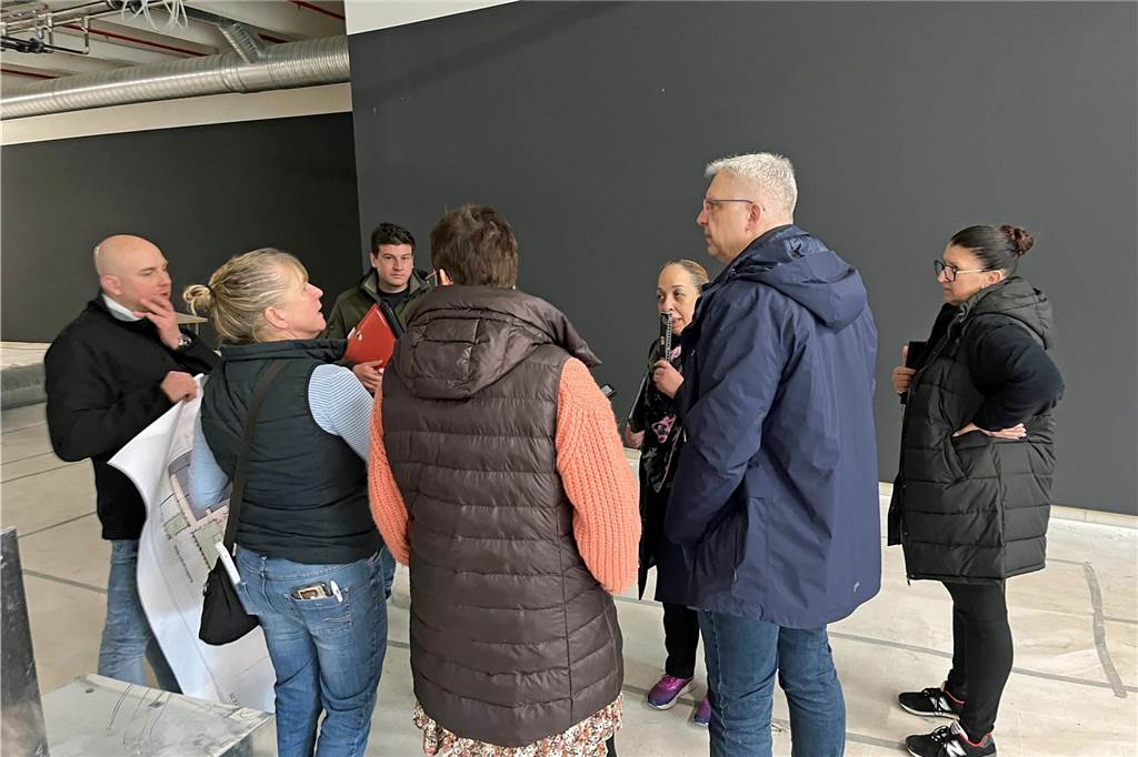 Das Krummenerl-Team bei der Baubesprechung.