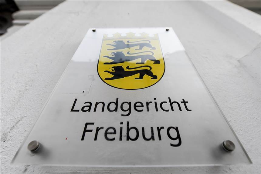 Urteil für Ex-Fußballtrainer nach sexuellem Missbrauch: Sicherungsverwahrung Das Landgericht Freiburg verurteilt einen früheren Kinder- und Jugendtrainer von Fußballmannschaften zu Gefängnis mit anschließender Sicherungsverwahrung.