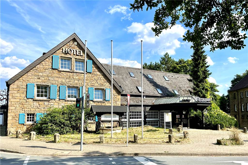 Hilferuf aus Syburg: „Es ist eine Schande, was mit diesem Ortsteil passiert“ Das Landhaus Syburg wird für die Unterbringung von Flüchtlingen genutzt.