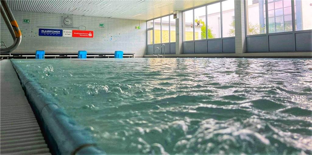 Lehrschwimmbecken muss saniert werden: Flickwerke helfen nicht mehr lange Lehrschwimmbecken in Ergste