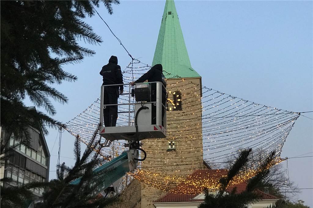 IHK-Zählung: Eine Einkaufsstraße in Dorsten ist der Corona-Verlierer Das Lichternetz auf dem Marktplatz in Dorsten