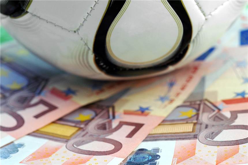 Sportvereine in Eving freuen sich über Spenden während der Pandemie Das liebe Geld wird in Pandemie-Zeiten bei vielen Vereinen knapp. Die Bezirksvertretung Eving hat für vier Sportvereine finanzielle Unterstützung beschlossen.