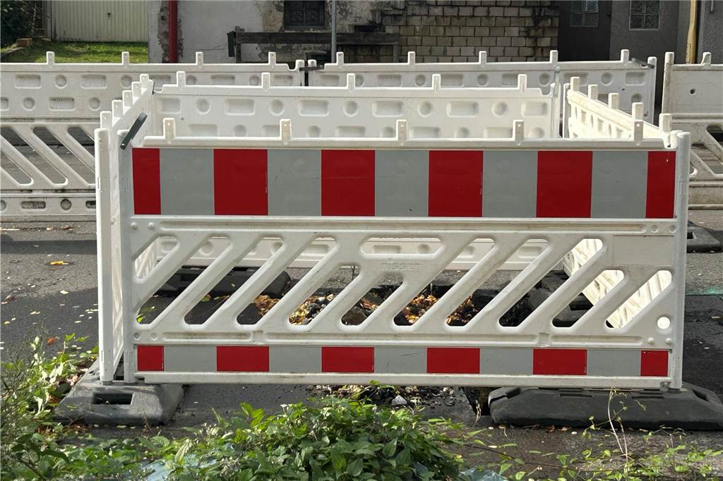 Arbeiten am Tagesbruch Dortmunder Straße sollen im Januar beginnen Das Loch an der Dortmunder Straße wird bald saniert.