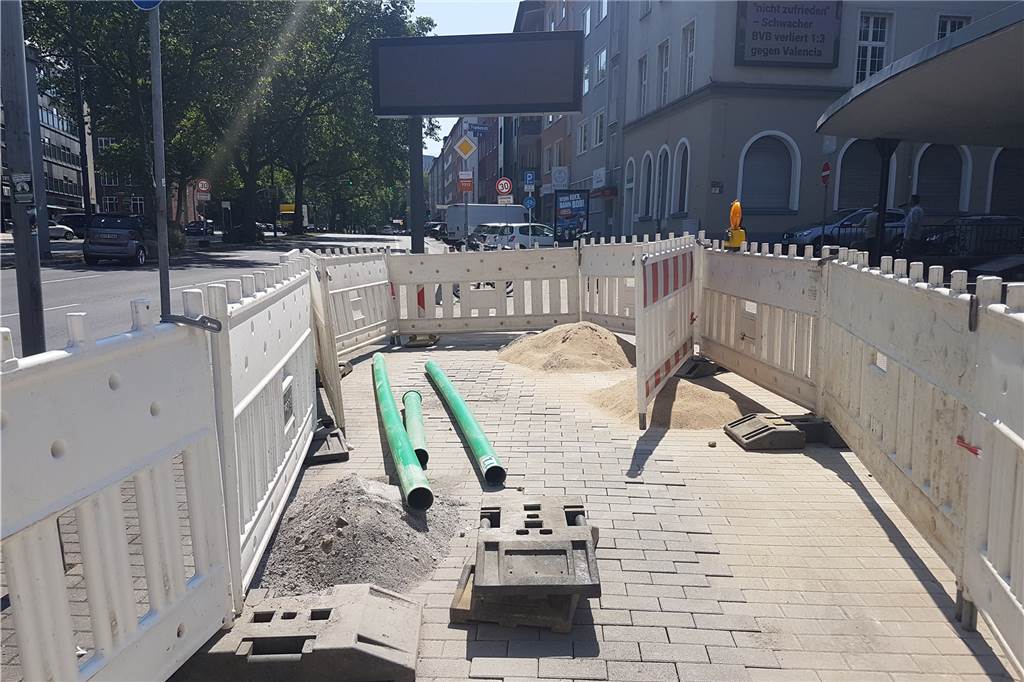 Dortmunds Parkleitsystem ist bald fertig - das wird alles neu Das Loch vor dem Bergmann-Kiosk ist schon wieder zu.