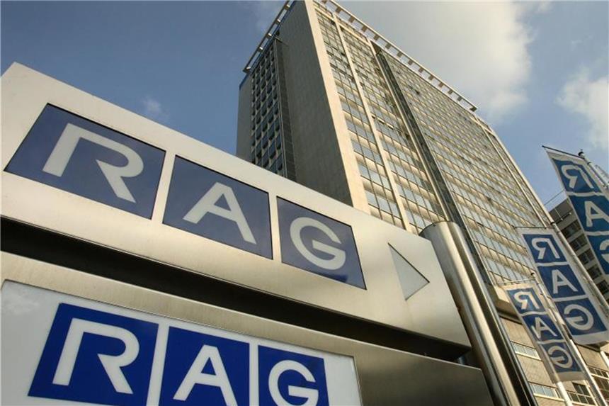 RAG bekommt kurz vor Ende des Bergbaus neuen Chef Das Logo der RAG in Essen ist vor der zentrale zu sehen. Foto: Martin Gerten/Archiv
