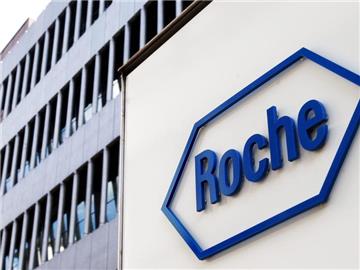 Das Logo des Schweizer Pharmakonzerns Roche in Basel. Foto: Steffen Schmidt