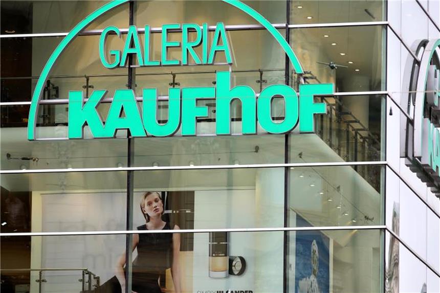 Hudson's Bay lehnt Signa-Angebot für Kaufhof-Übernahme ab Das Logo von Galeria Kaufhof an einer Filiale. Foto: Jan Woitas/Archiv